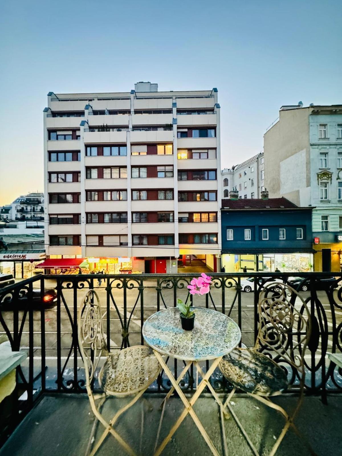 וינה Cozy 9Br Shared Apartment, Only 12Min Walk To Augarten מראה חיצוני תמונה