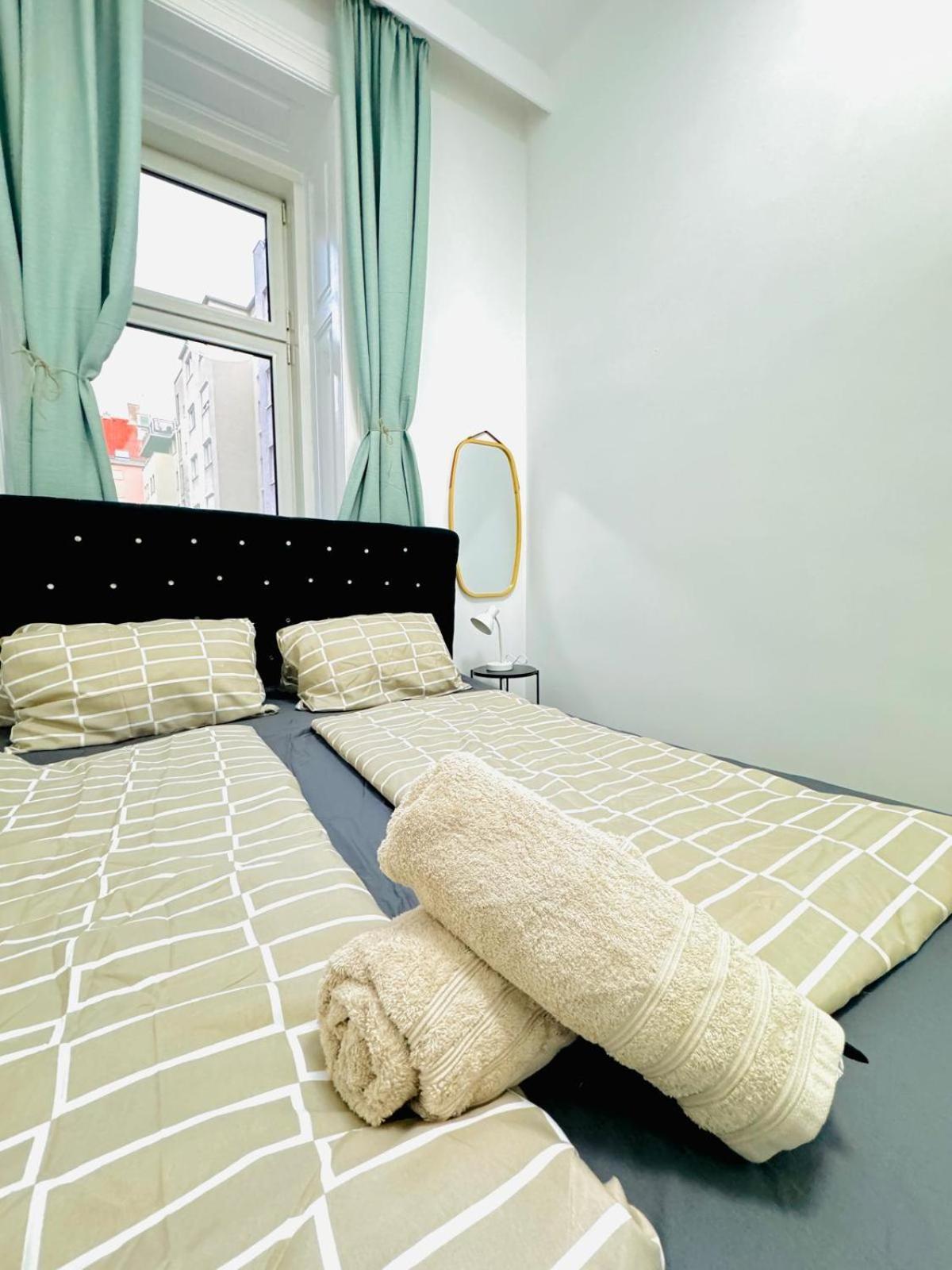 וינה Cozy 9Br Shared Apartment, Only 12Min Walk To Augarten מראה חיצוני תמונה