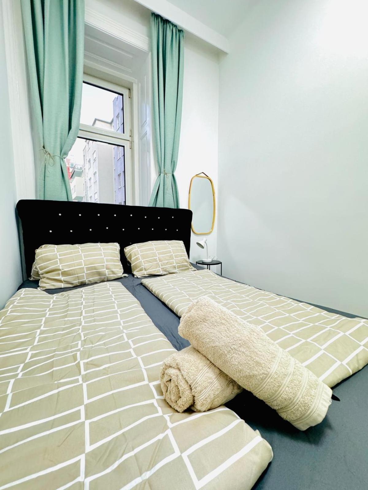 וינה Cozy 9Br Shared Apartment, Only 12Min Walk To Augarten מראה חיצוני תמונה